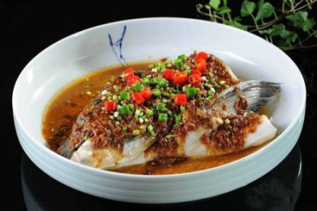 白澆鳙魚(yú)頭